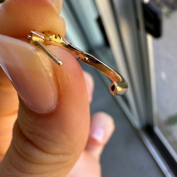 Sydney Evan single small diamond and good huggie hoop - Picture 6 of 7